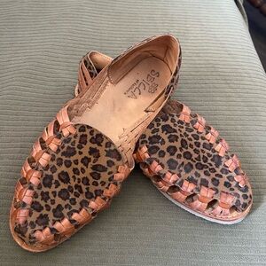 Sbicca Women's Animal Print Flats